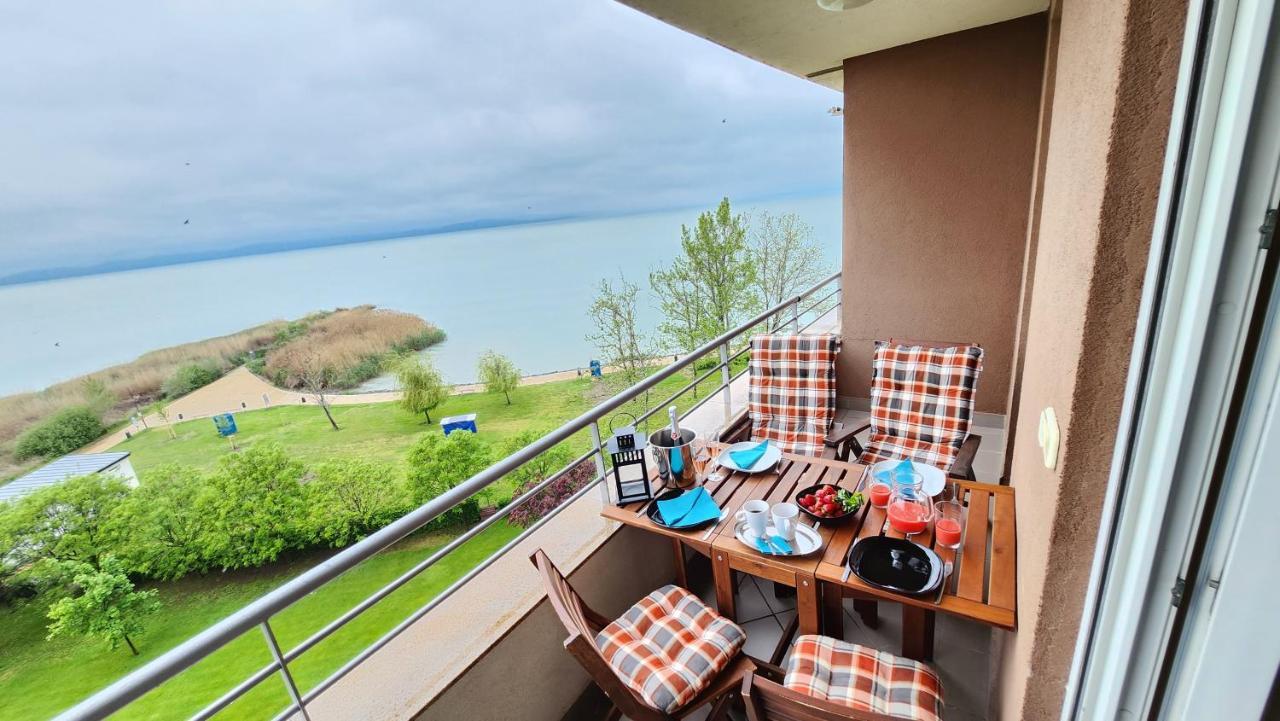 Vitorlas Panorama Wellness Apartman Club 218 Appartement Siófok Buitenkant foto